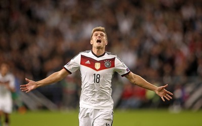 ROR电竞快讯-卡内吕德这庆祝动作致敬传奇